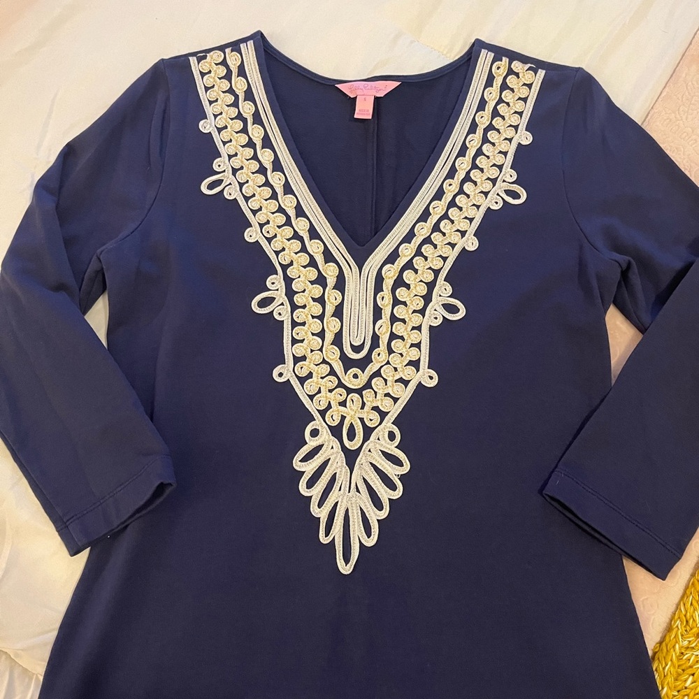 Lilly Pulitzer Navy Blue Embroidered White & Gold 3/4 Sleeve Shift Dress